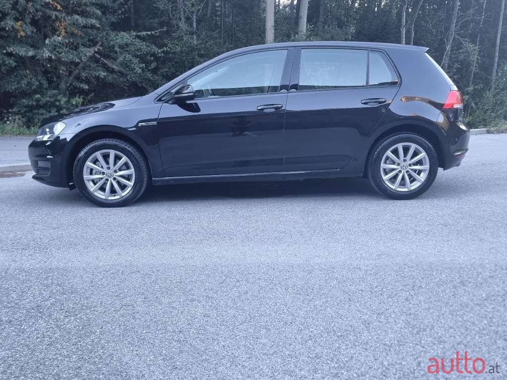 2015' Volkswagen Golf photo #5