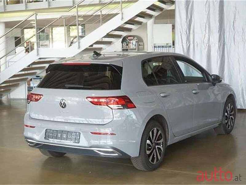 2021' Volkswagen Golf photo #3