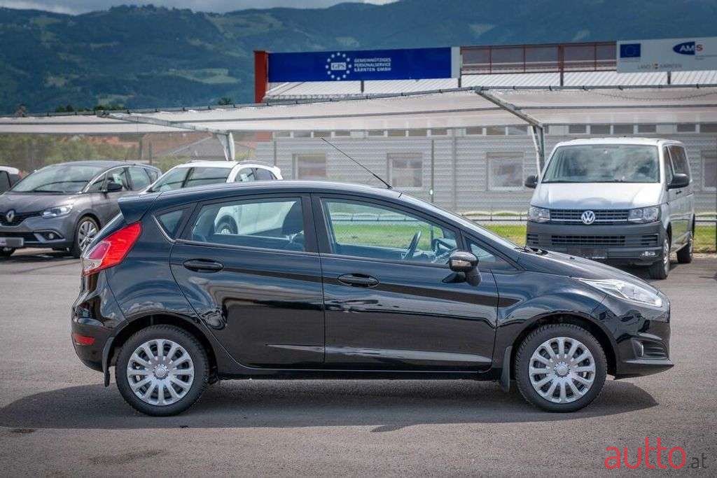 2015' Ford Fiesta photo #4