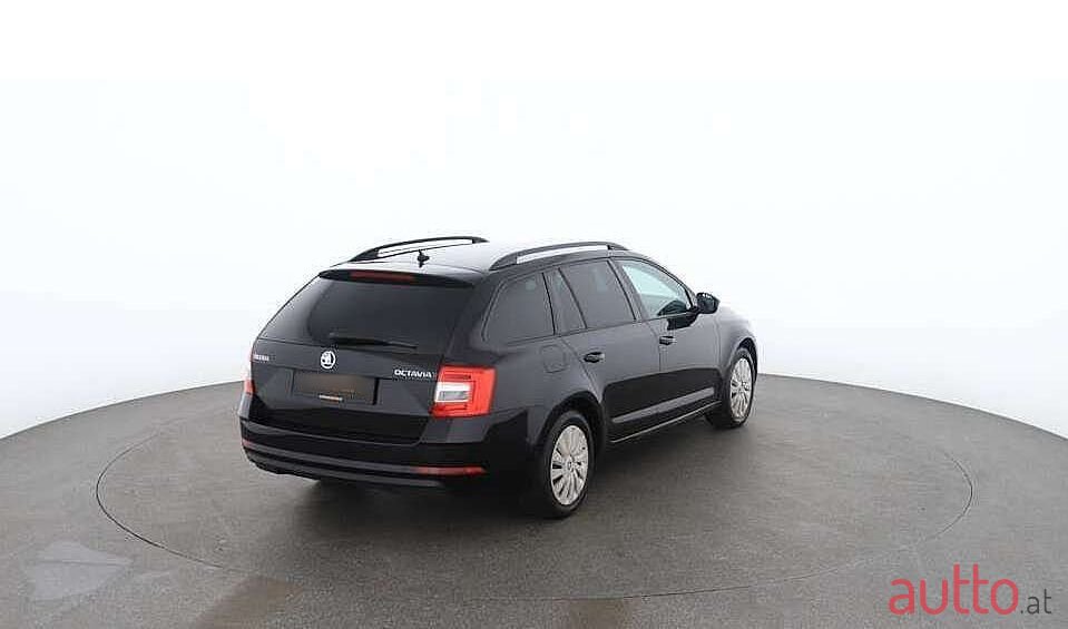 2019' Skoda Octavia photo #3
