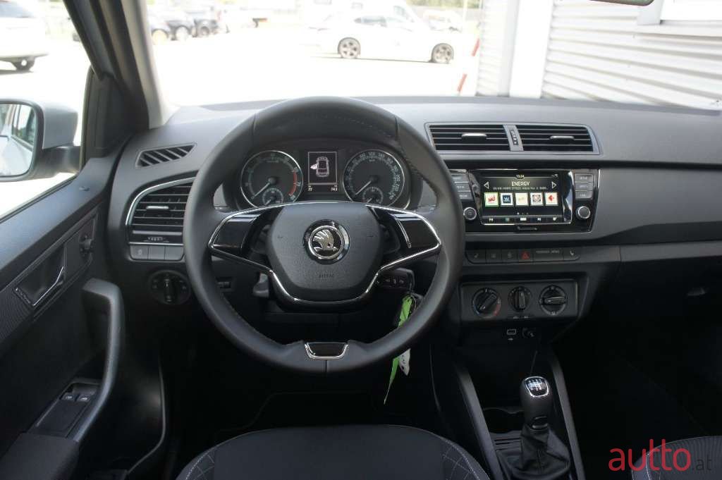 2021' Skoda Fabia photo #5