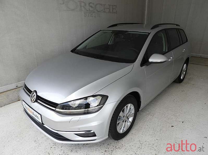 2020' Volkswagen Golf photo #1