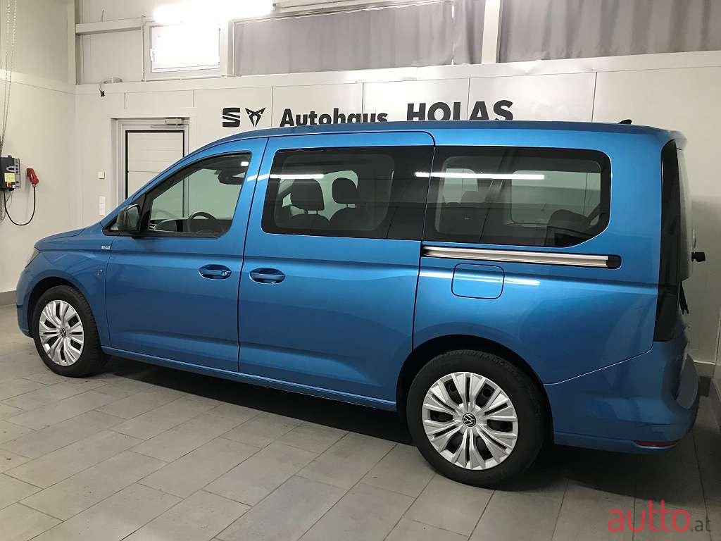 2022' Volkswagen Caddy photo #3