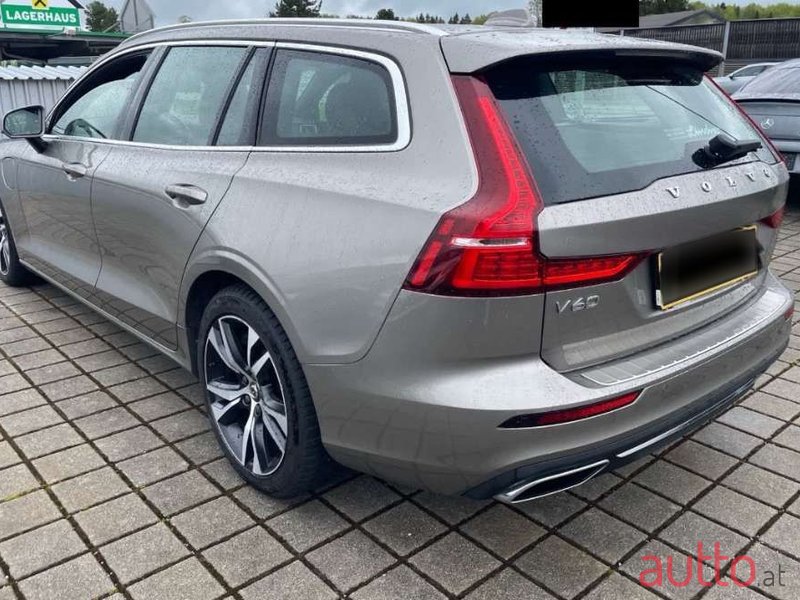 2020' Volvo V60 photo #4