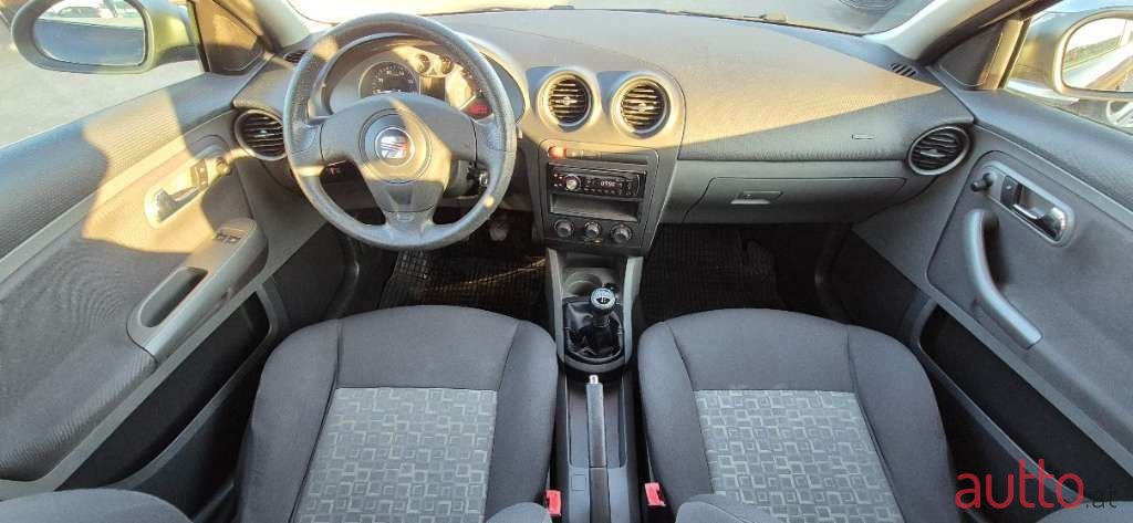 2009' SEAT Ibiza photo #5