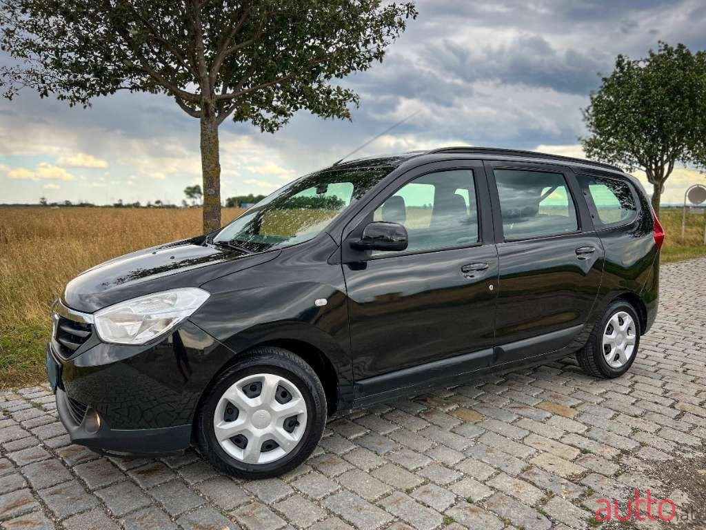 2013' Dacia Lodgy photo #6