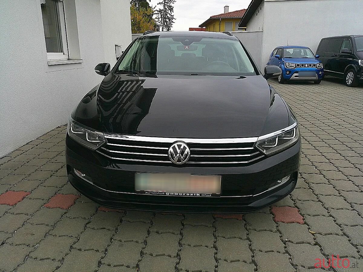 2015' Volkswagen Passat photo #6