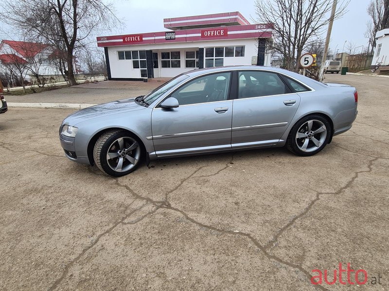 2007' Audi A8 D3 photo #2