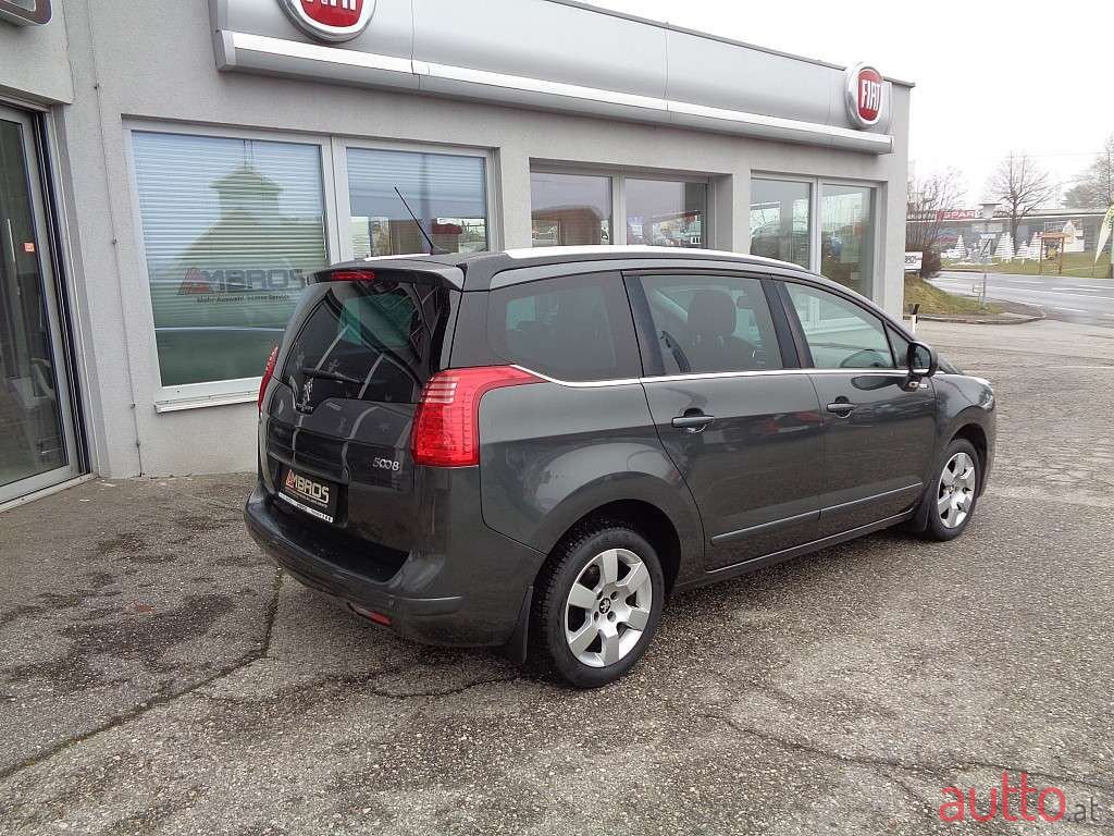 2015' Peugeot 5008 photo #6