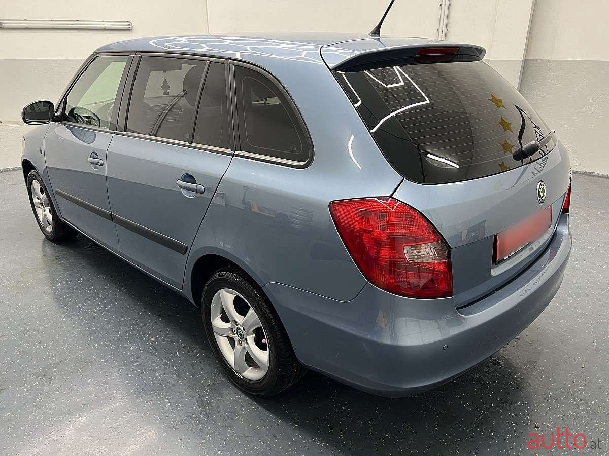 2010' Skoda Fabia photo #3