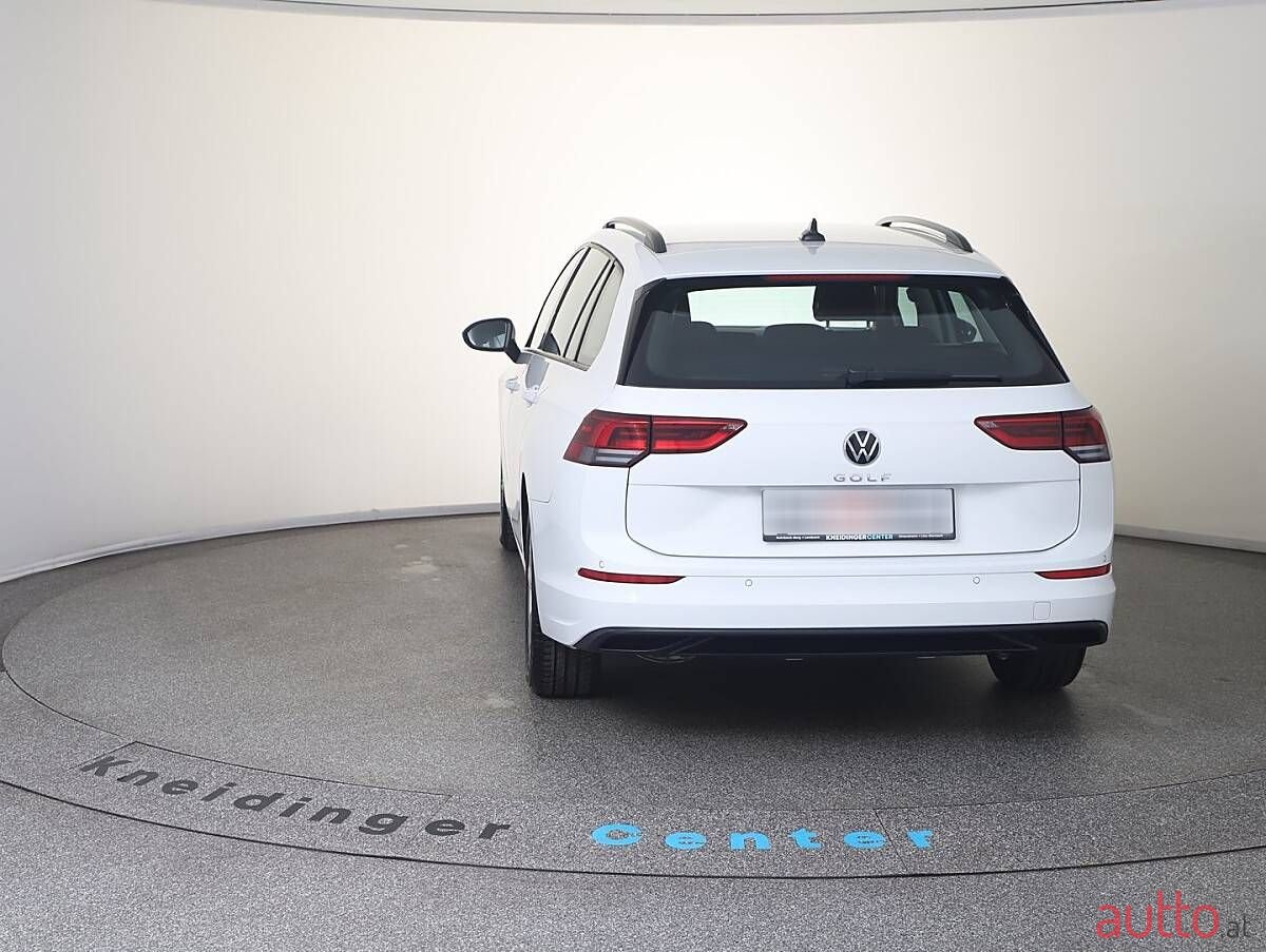 2022' Volkswagen Golf photo #3