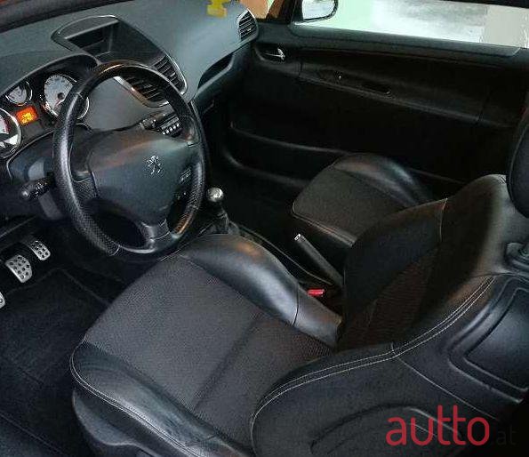 2006' Peugeot 207 photo #2