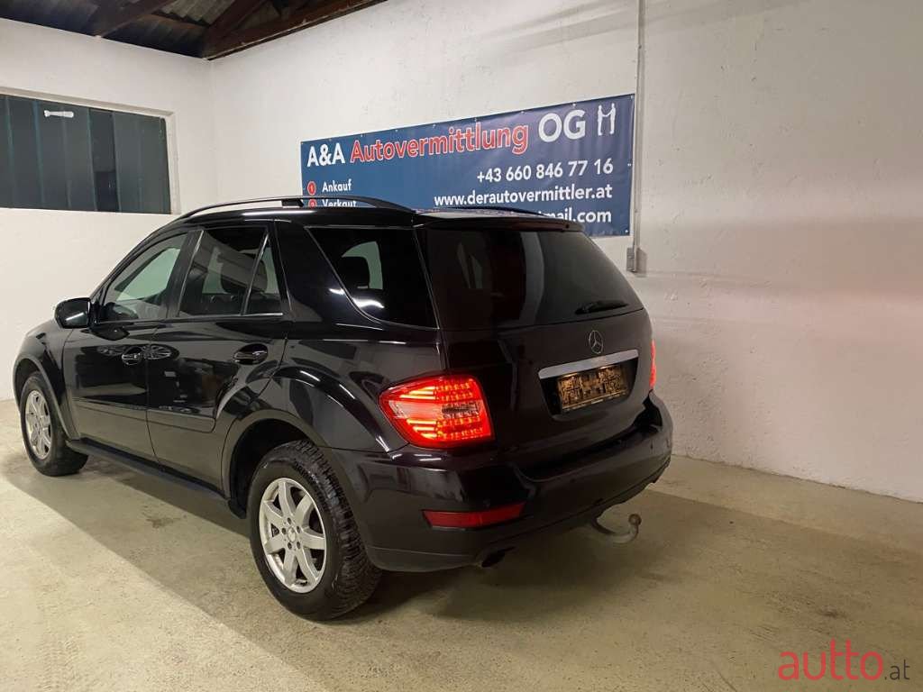 2010' Mercedes-Benz M-Klasse photo #2