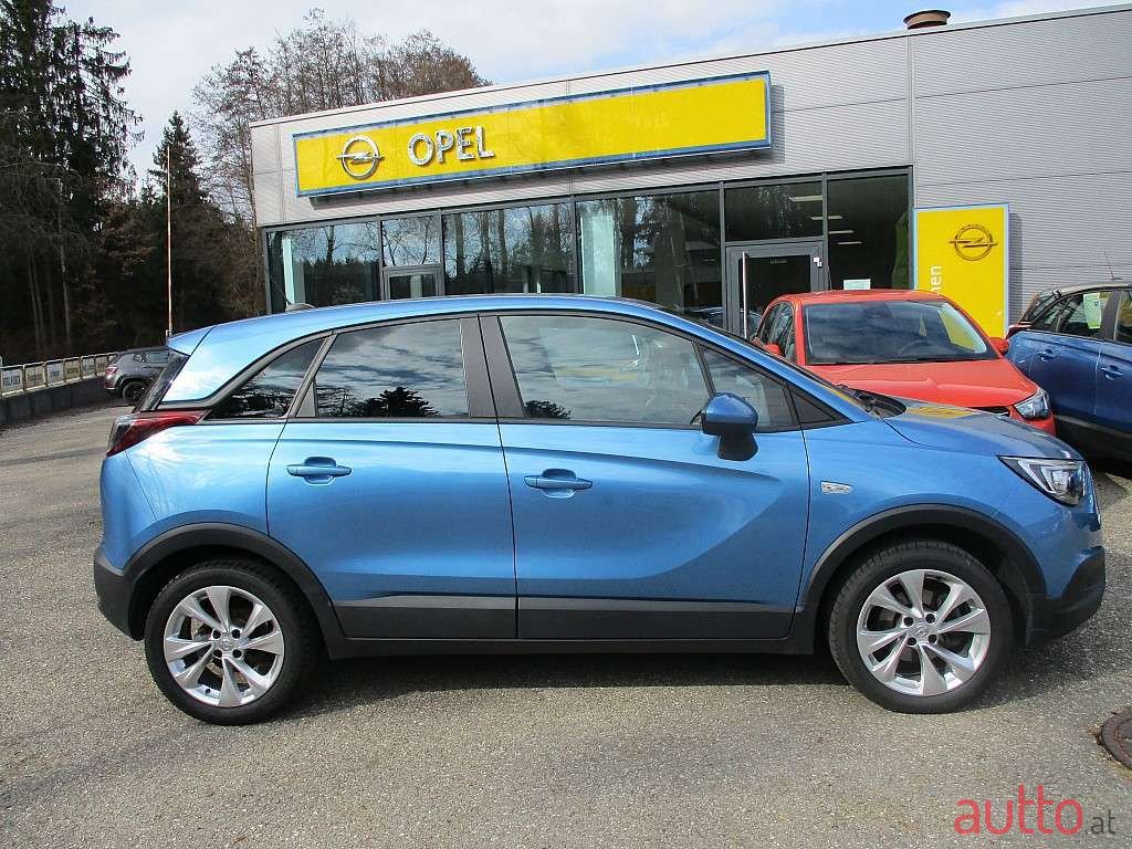 2020' Opel Crossland photo #1