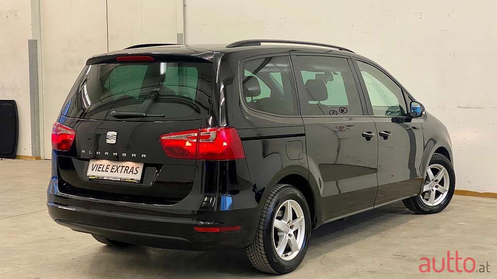 2011' SEAT Alhambra photo #4