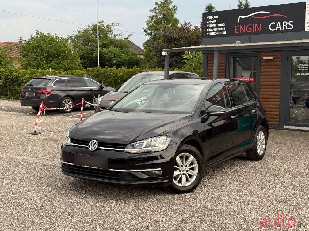 2017' Volkswagen Golf photo #1