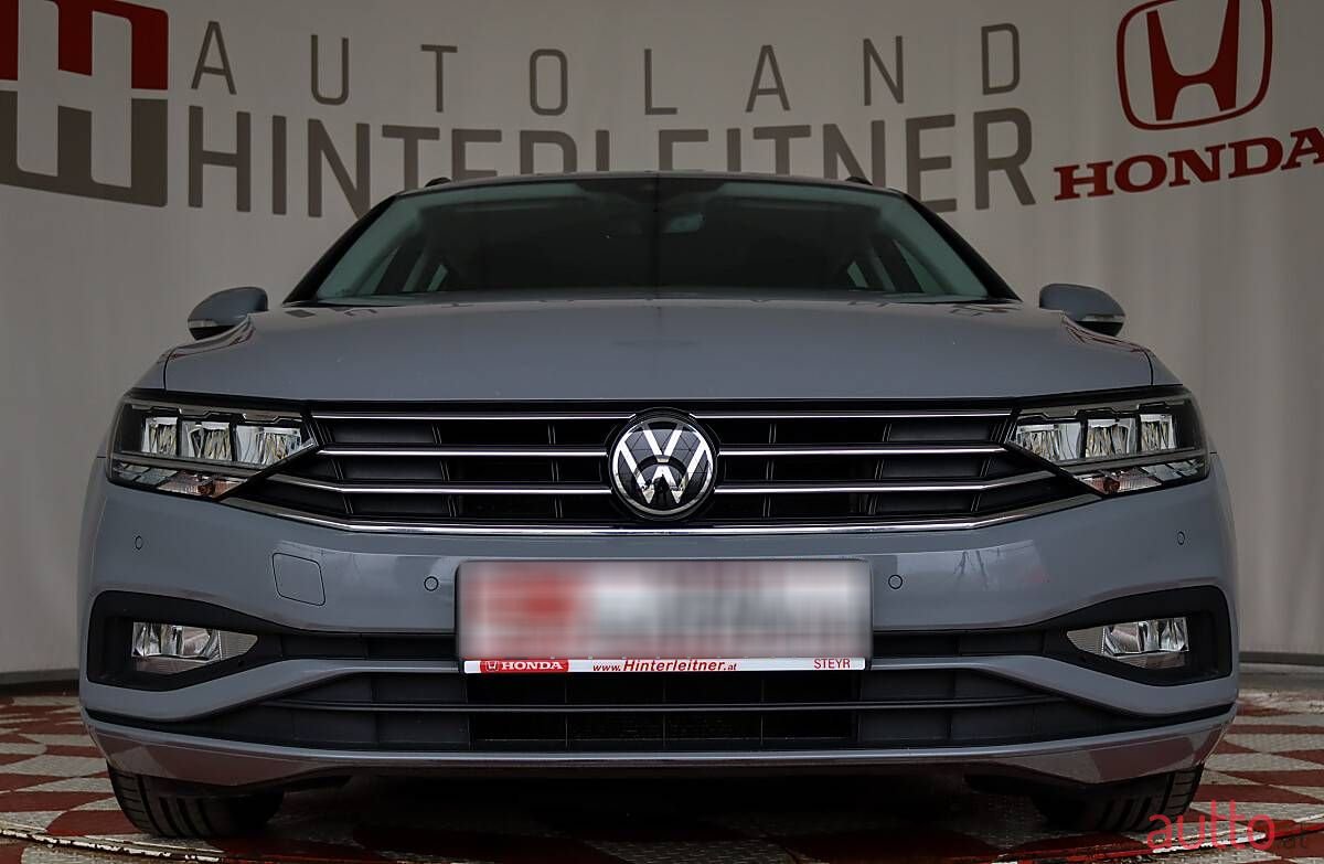 2023' Volkswagen Passat photo #4