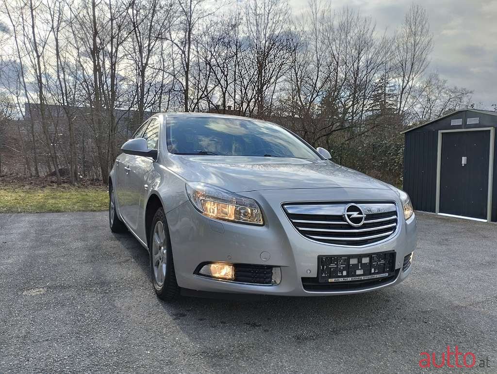 2011' Opel Insignia photo #5