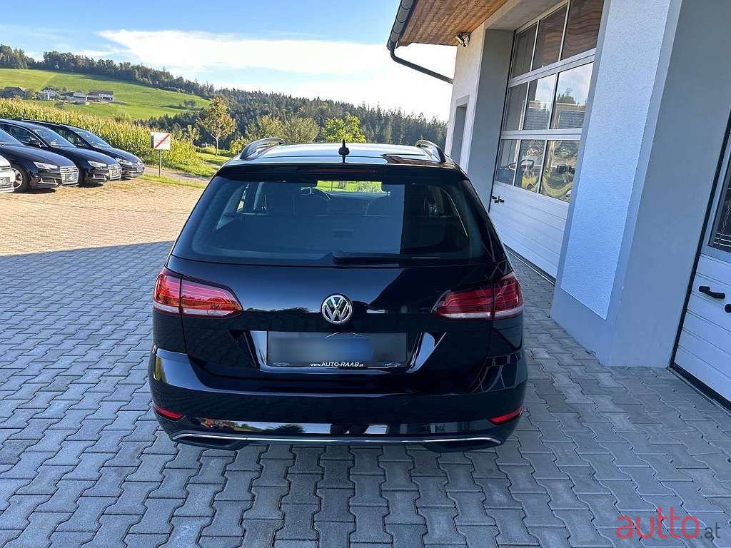 2020' Volkswagen Golf photo #4