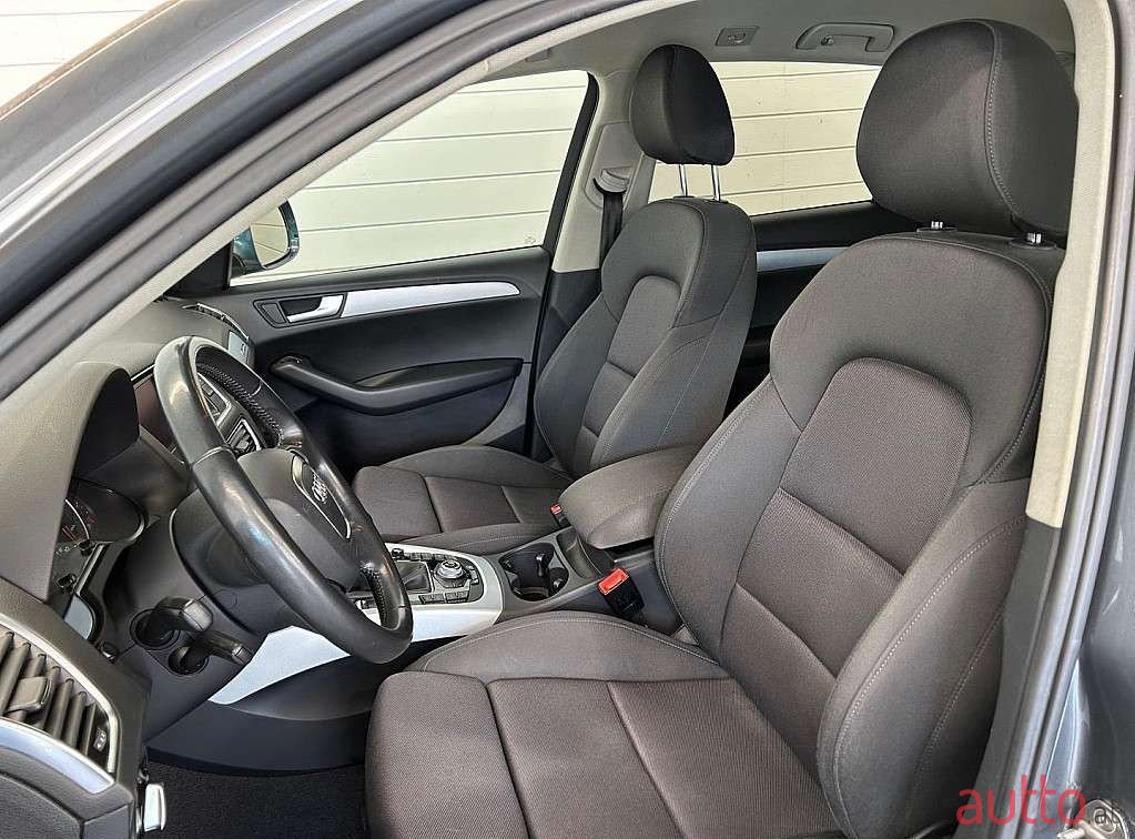 2012' Audi Q5 photo #6