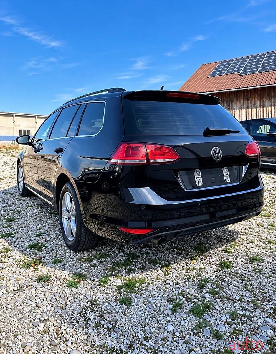 2014' Volkswagen Golf photo #2
