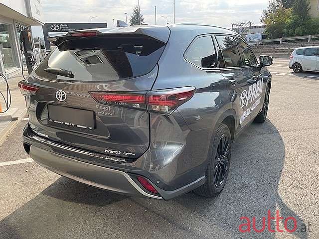2024' Toyota Highlander photo #3