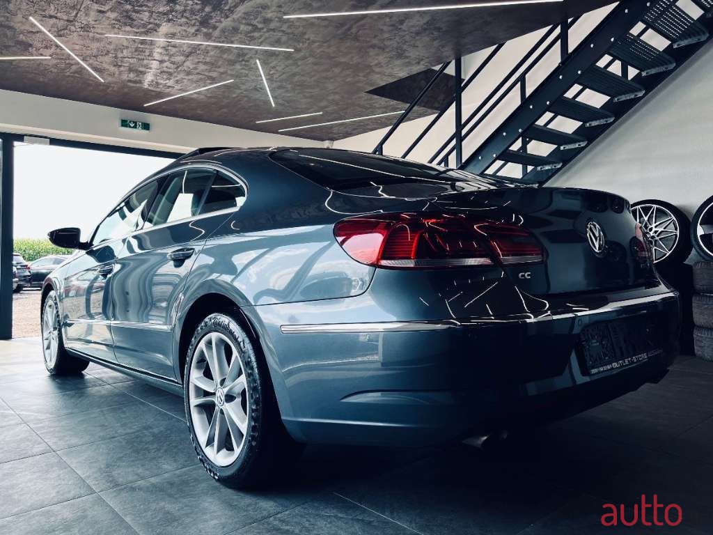 2013' Volkswagen photo #5