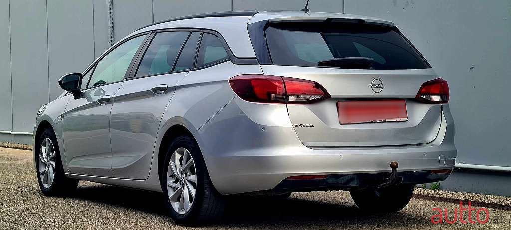 2020' Opel Astra photo #2