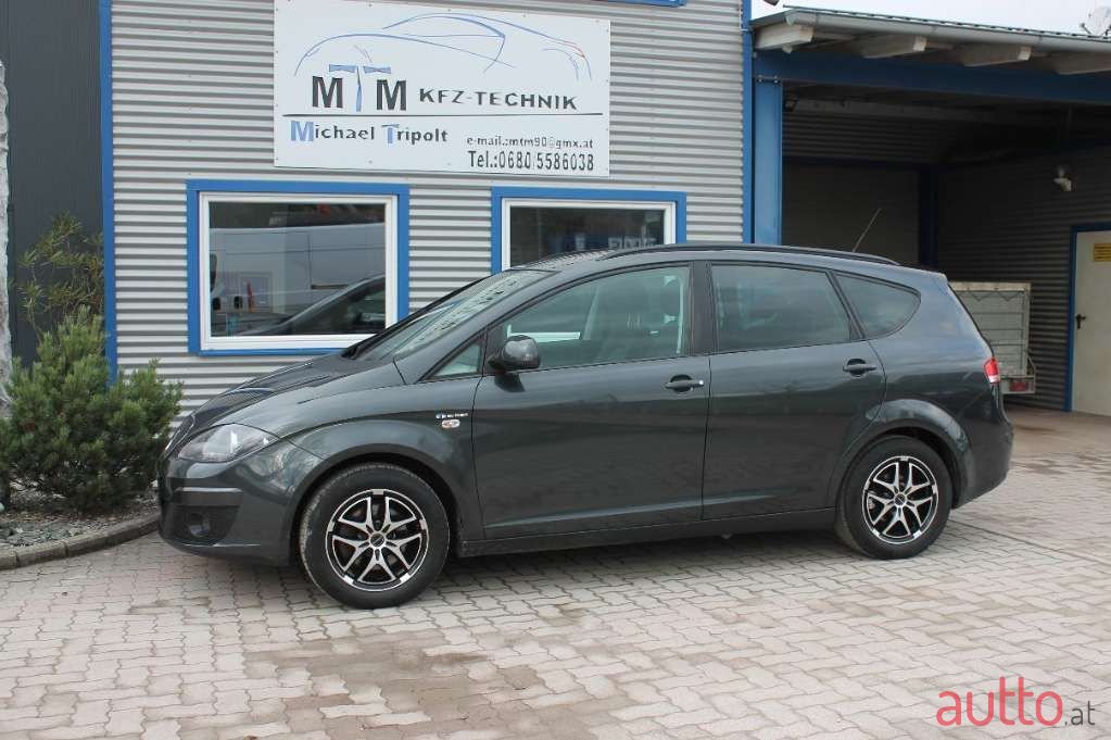 2010' SEAT Altea XL photo #3