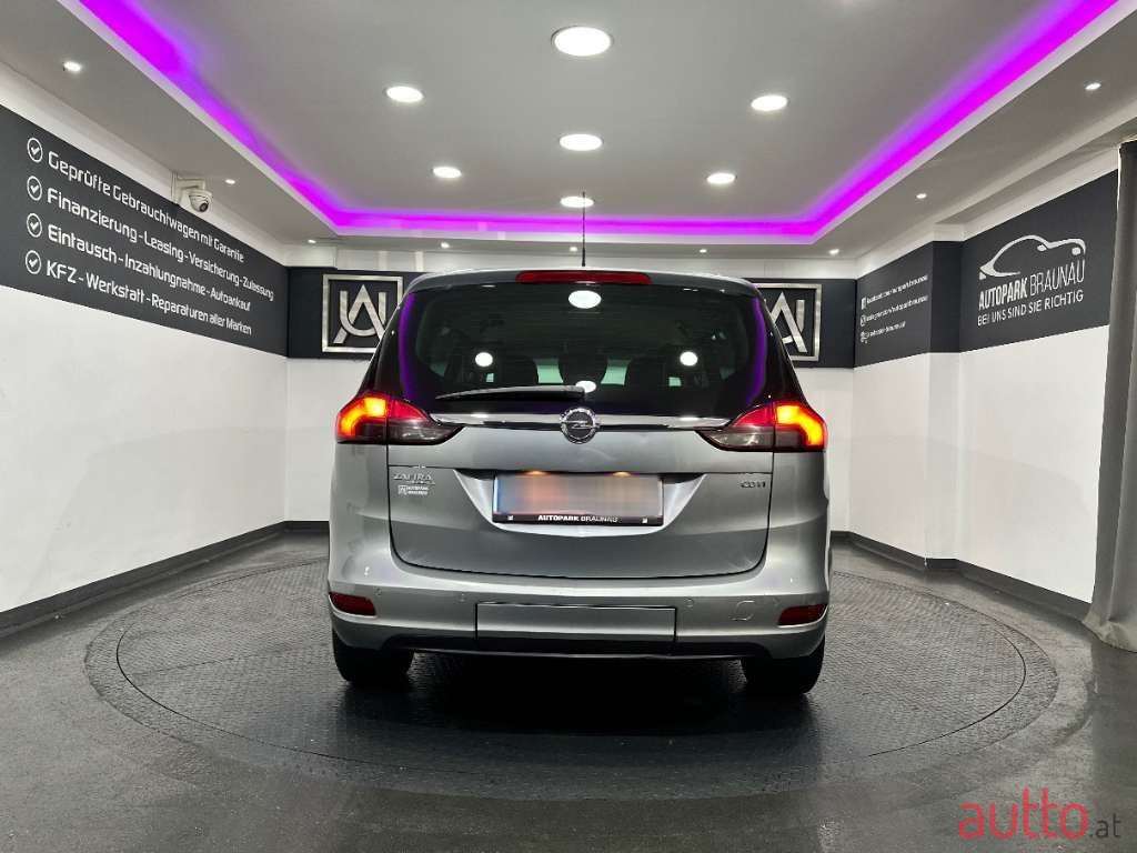 2012' Opel Zafira photo #5