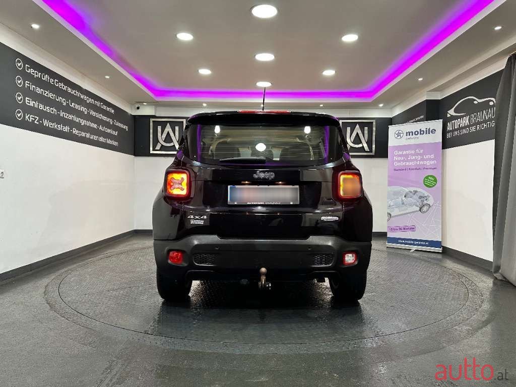 2016' Jeep Renegade photo #5