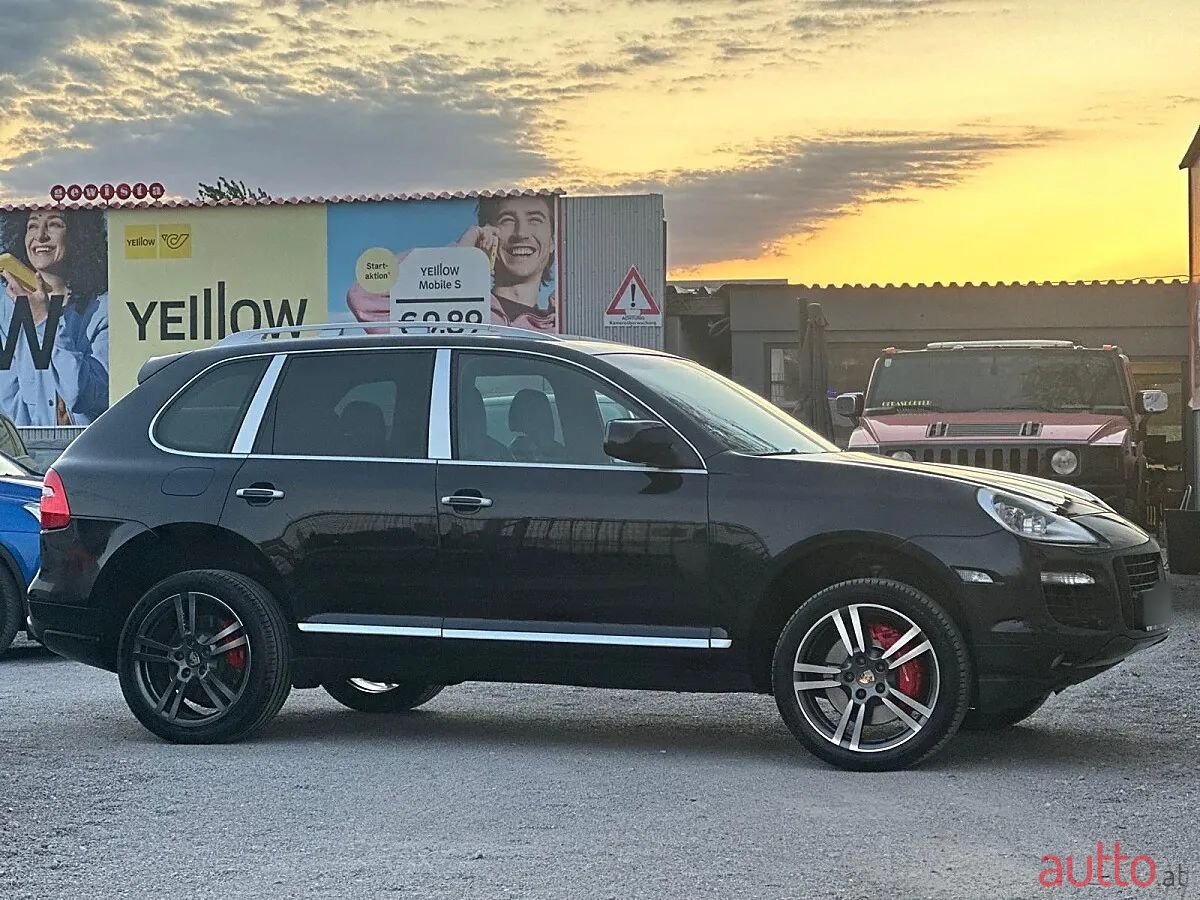 2008' Porsche Cayenne photo #1