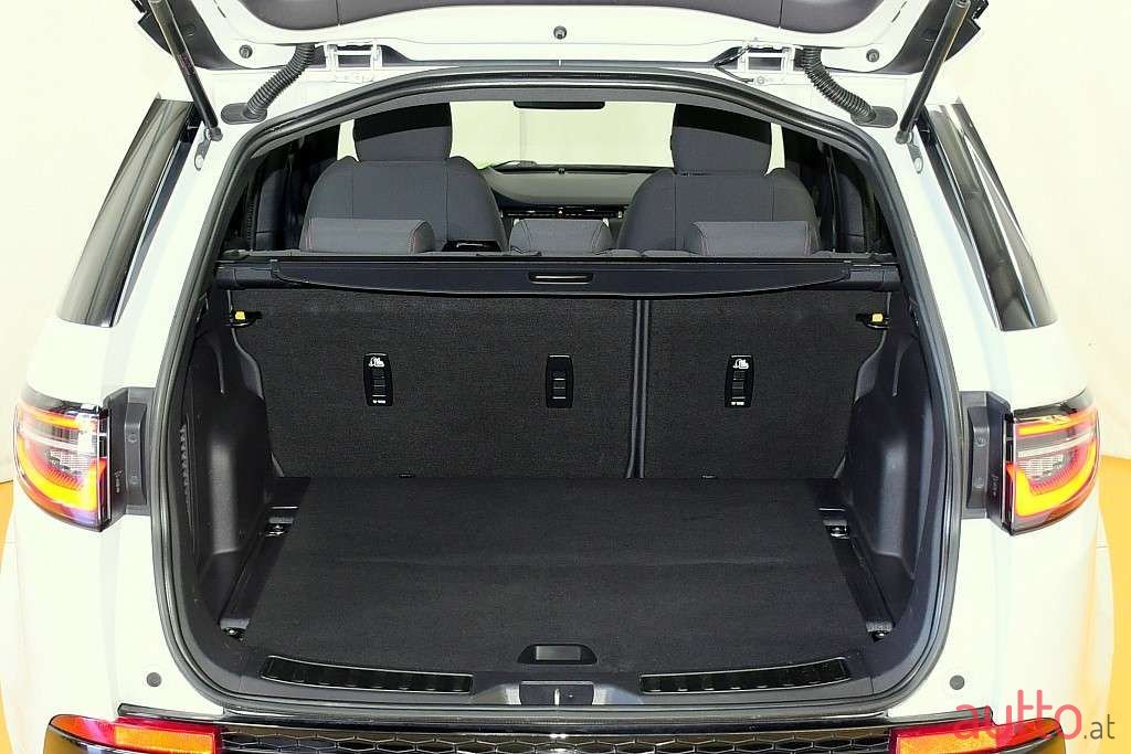 2020' Land Rover Discovery Sport photo #5