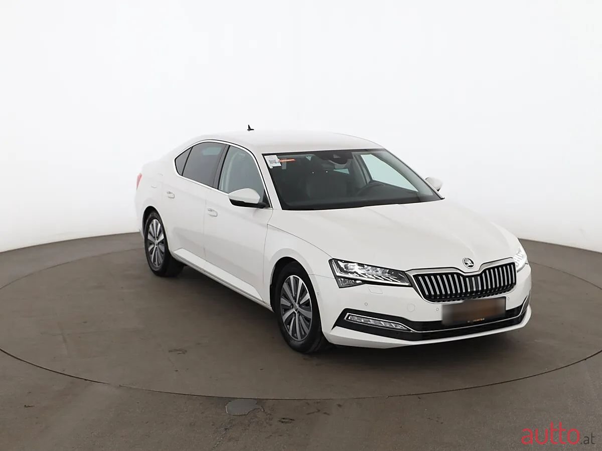2021' Skoda Superb photo #4