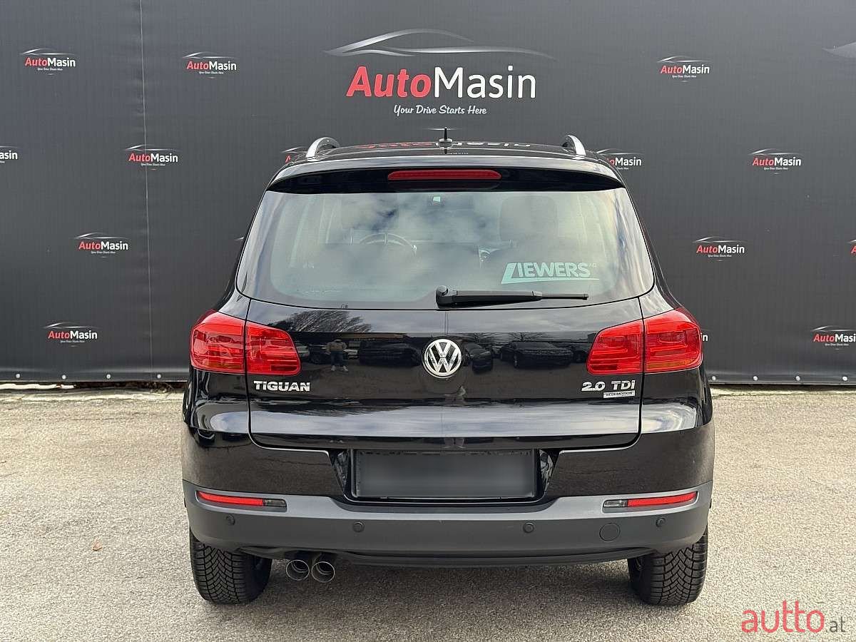 2012' Volkswagen Tiguan photo #4