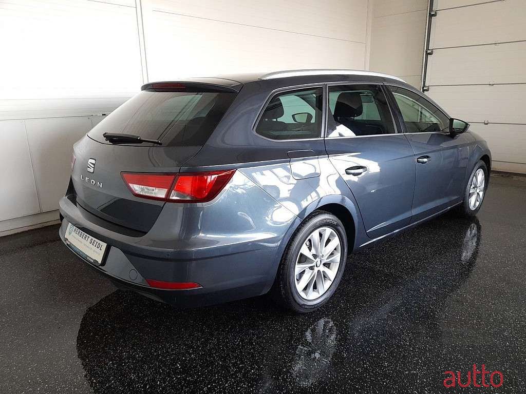 2019' SEAT Leon photo #1