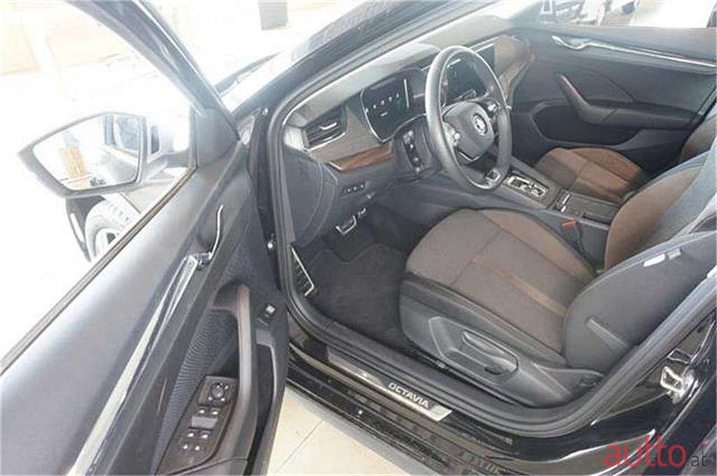 2021' Skoda Octavia photo #4