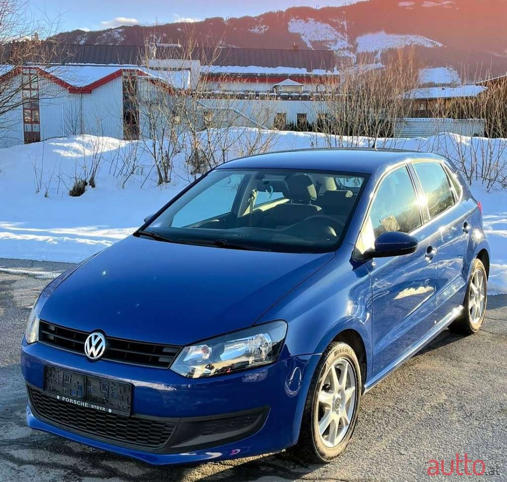 2013' Volkswagen Polo photo #3