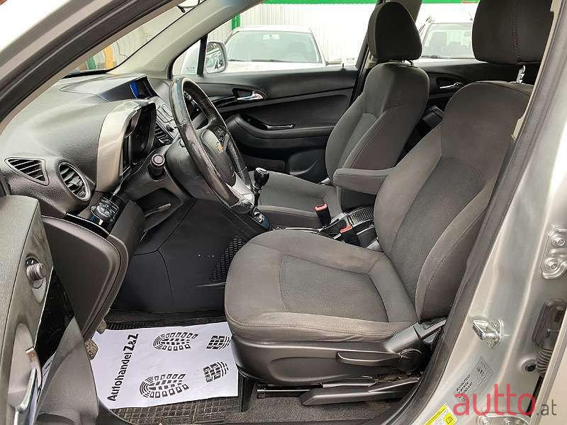 2012' Chevrolet Orlando photo #5