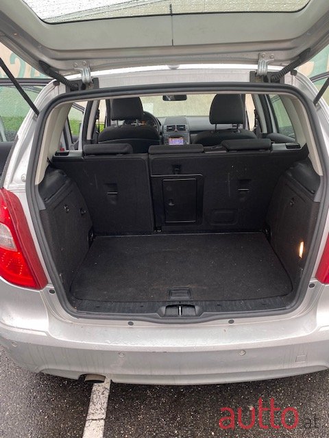 2008' Mercedes-Benz A 170 photo #3