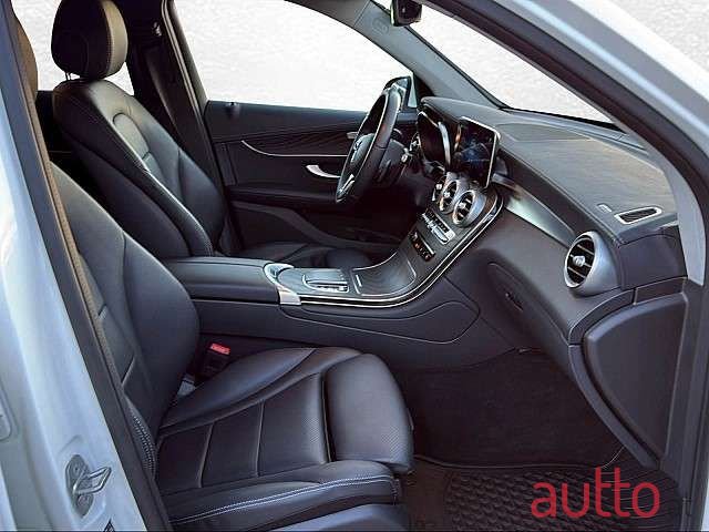 2021' Mercedes-Benz Glc-Klasse photo #4