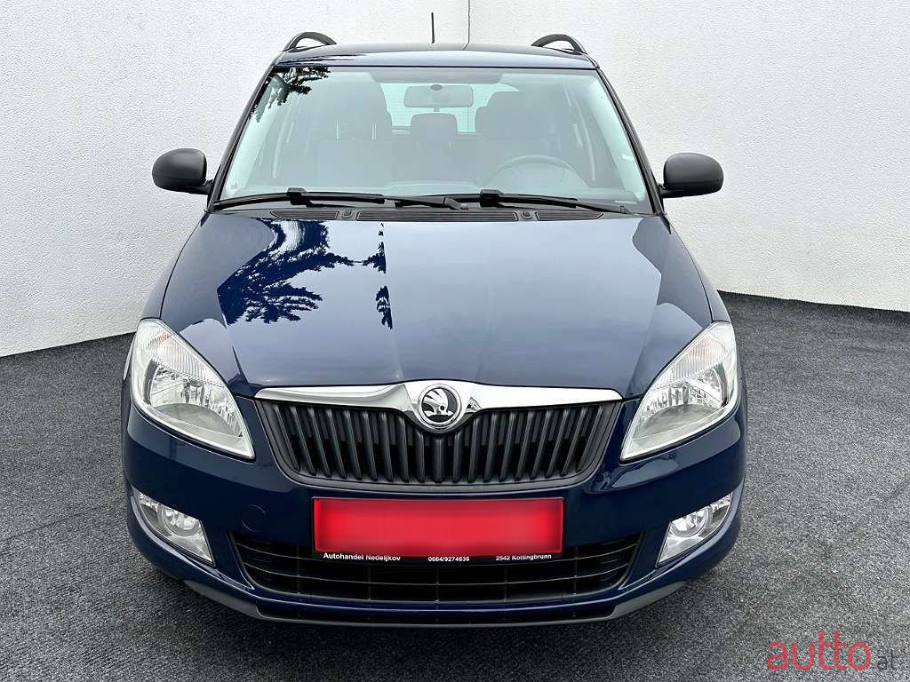 2014' Skoda Fabia photo #3