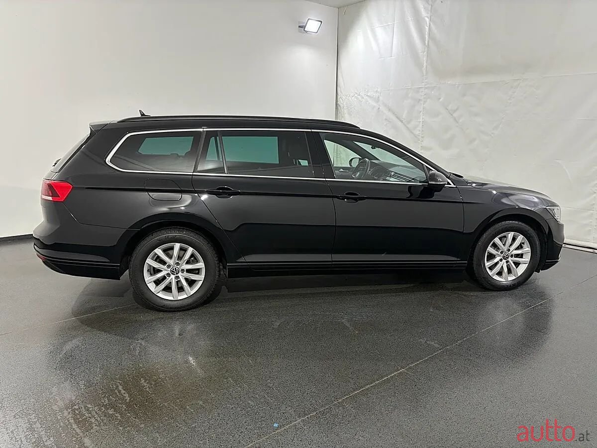 2023' Volkswagen Passat photo #4