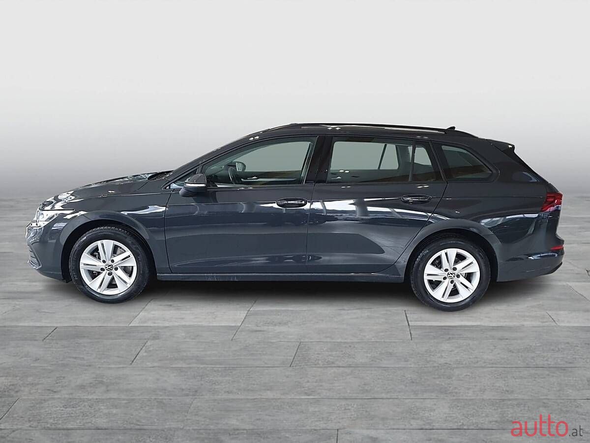 2022' Volkswagen Golf photo #2