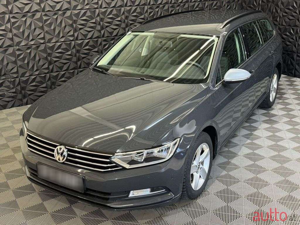 2018' Volkswagen Passat photo #1