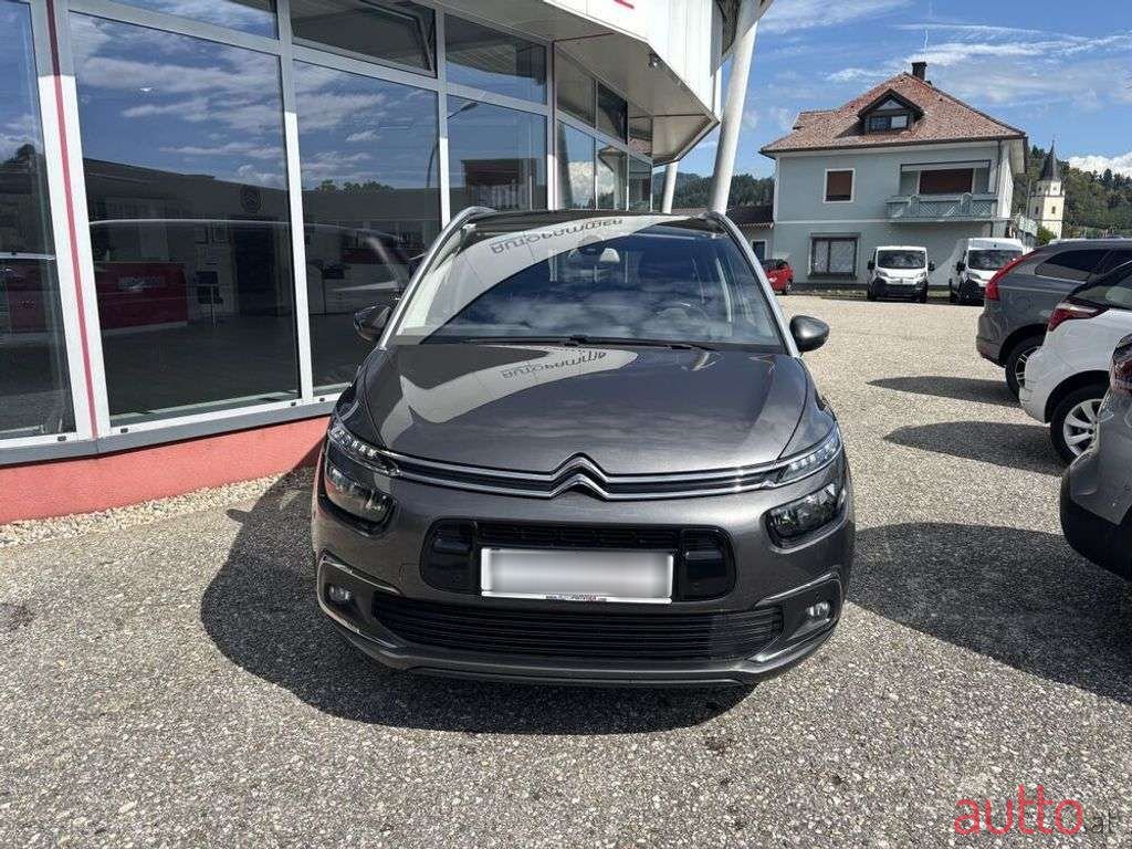 2017' Citroen C4 Picasso photo #2