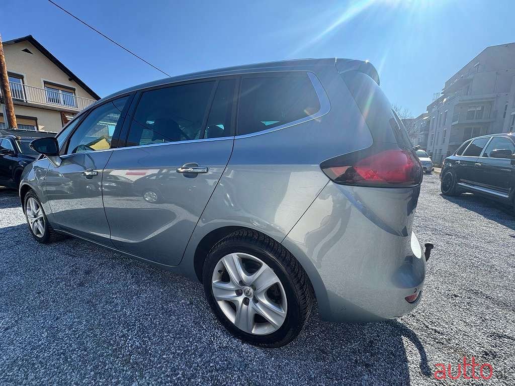 2013' Opel Zafira photo #3