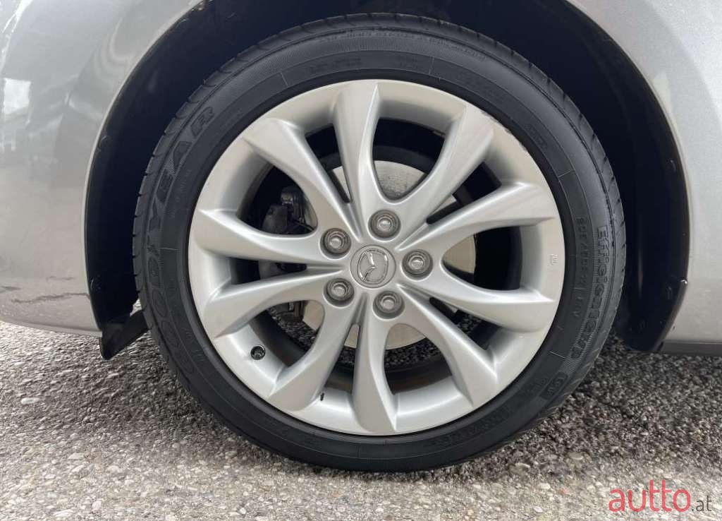 2011' Mazda Mazda3 photo #6