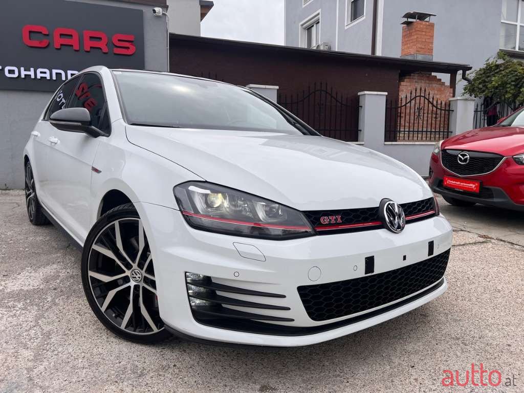 2015' Volkswagen Golf photo #6