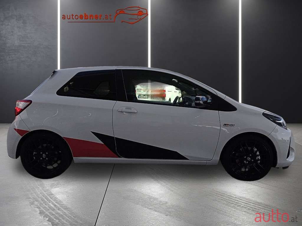 2018' Toyota Yaris photo #2